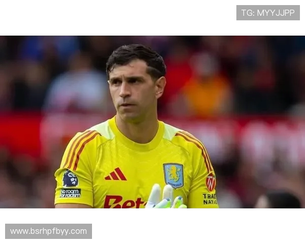 马丁内斯自荐曼联，维拉 4000 万欧标价待谈判(1)